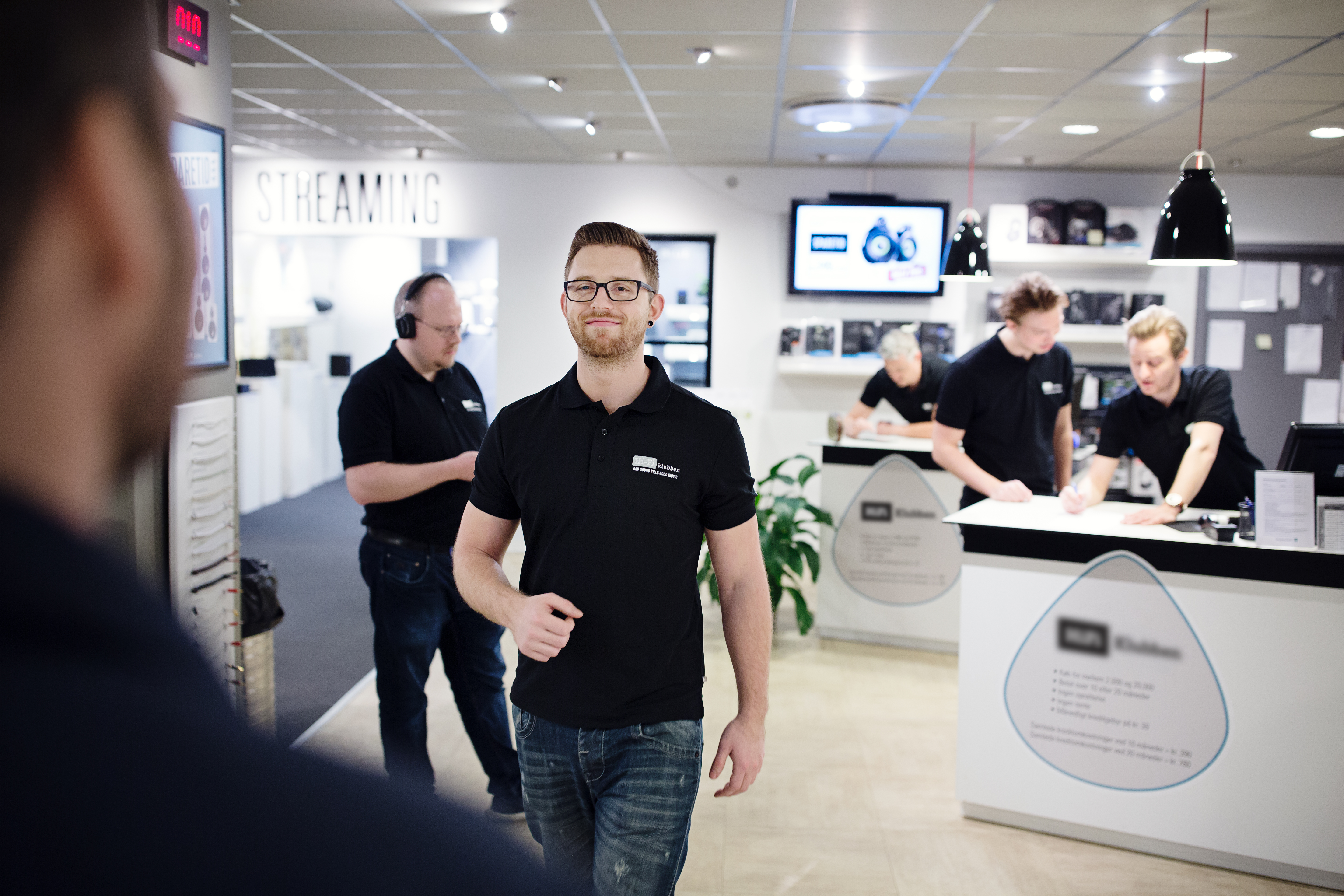 Medarbejdere i HiFi Klubben-butik